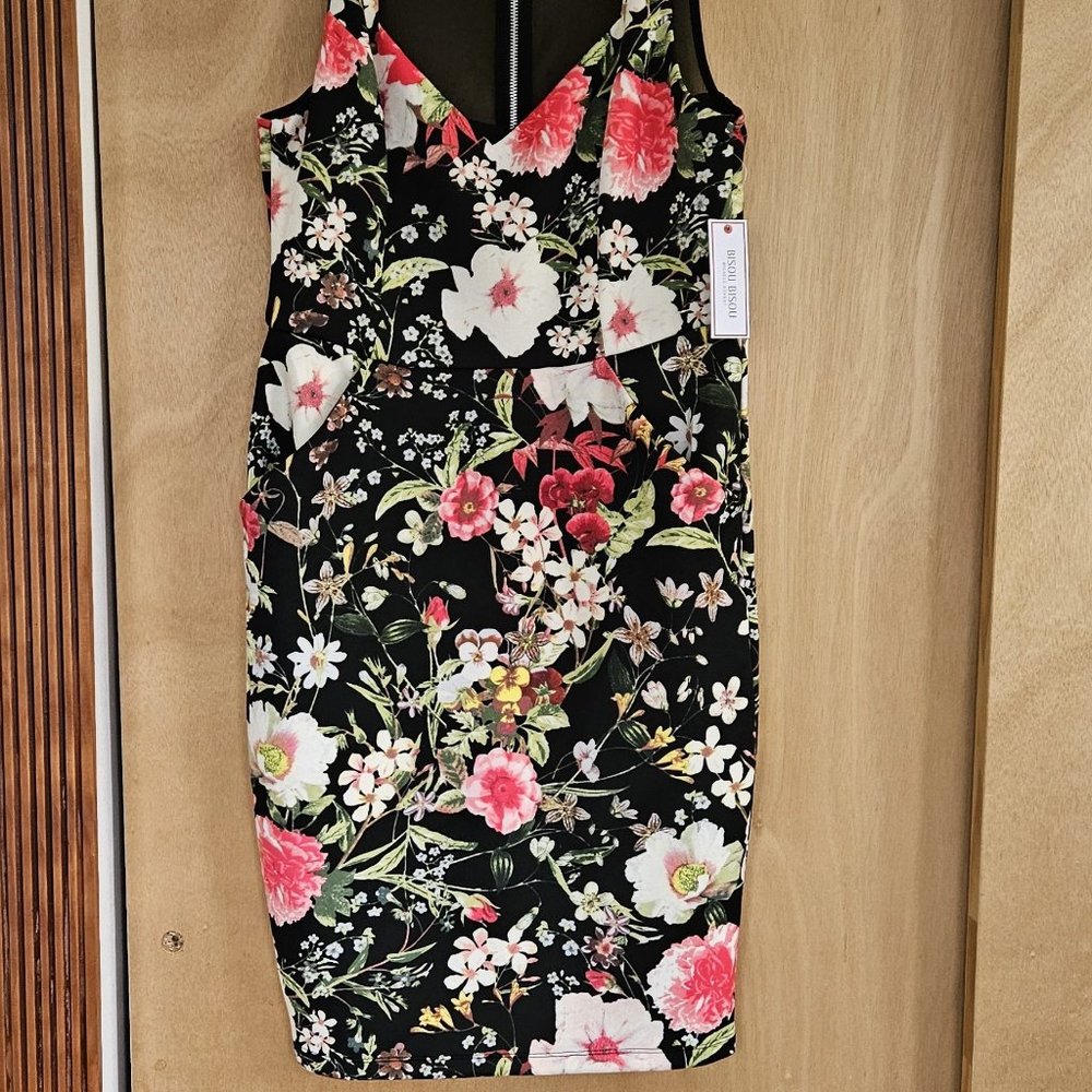 Floral Dress with Pockets Size 14 New with Tags